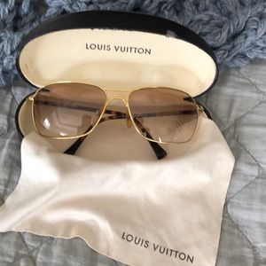 LOUIS VUITTON SUNGLASSES 😎 WOMEN’S